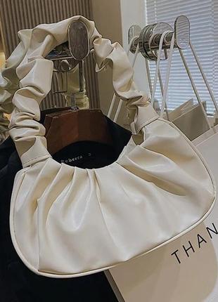 Плиссированная сумочка с короткой ручкой