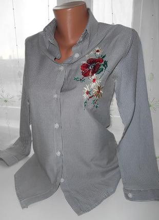 Блуза блузка рубашка в тонкую полоску с вышивкой.