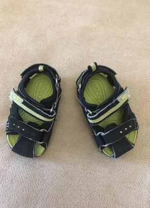 Босоніжки ессо