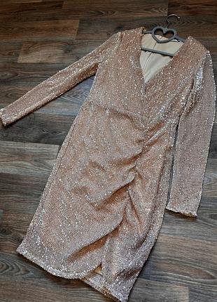 Платье в пайетках