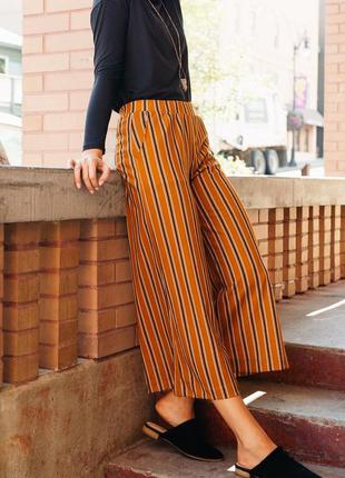 Короткі широкі штани в смужку atmosphere
