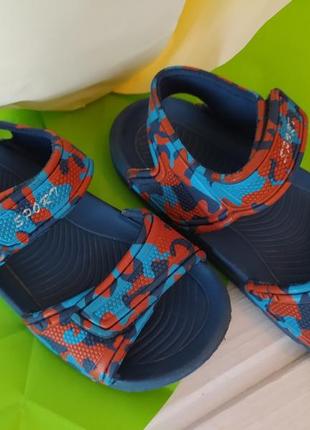 Босоножки босоніжки