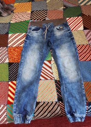 Джинсы