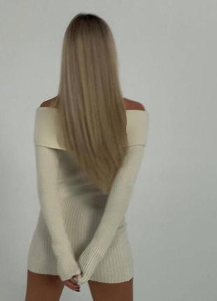 Короткое платье с открытыми плечами6 фото