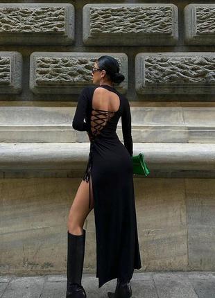 Неймовірна сукня з рукавами довга зі шнурівкою відкритою спиною вирізом розрізом по фігурі