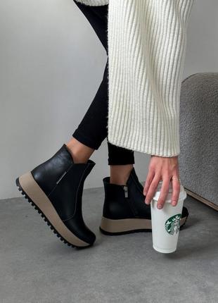Женские зимние кожаные ботинки ботинки из натуральной кожи сапожки (черные, бежевые)2 фото