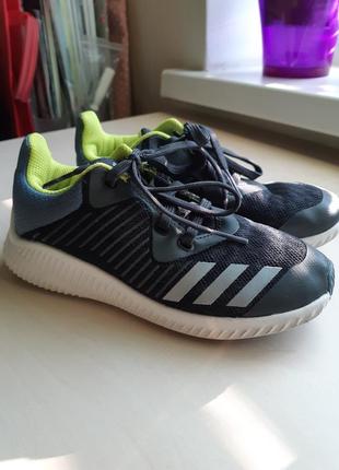 Фирменные кроссовки adidas р-р30(18.5см)оригинал. распродажа