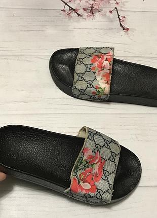 Шлёпки штапанцы сланцы цветы цветочные гучи