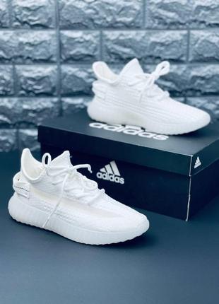 Кроссовки адедас изви adidas yeezy boost белые классические женские