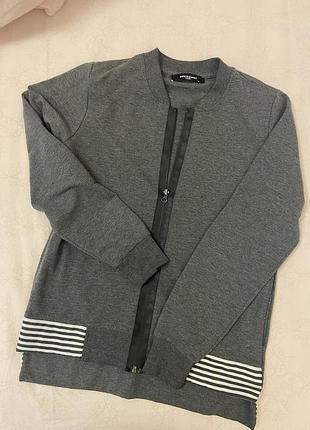 Бомбер спортивный