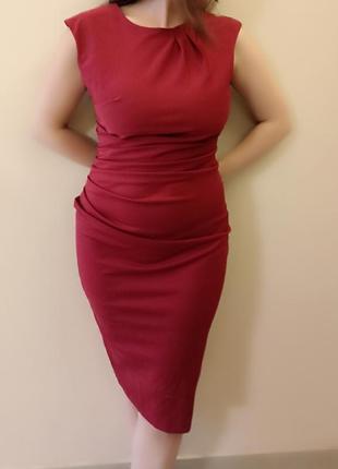 Базовое брендовое оригинальное красное платье платья футляр1 фото