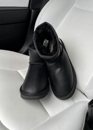 Уггі угги угг ugg mini black lacquer8 фото