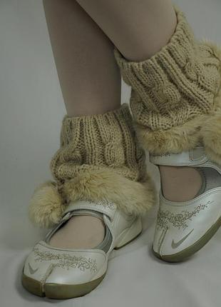 Гетры митенки искусственный мех вязаные бежевые помпоны пушистые белые меховые меховые...