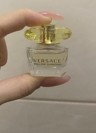 Versace yellow diamond