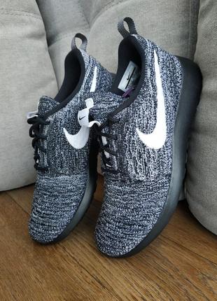 Оригінал nike roshe one flyknit (704927-011)