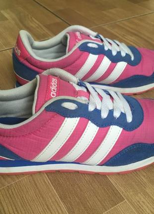Кроссовки adidas р-р.34-35, стелька 22 см