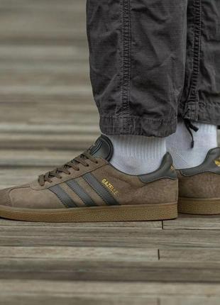 Коричневые мужские кроссовки adidas gazelle