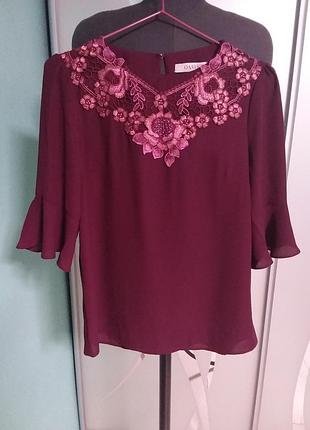 Очень красивая блуза с вышивкой oasis