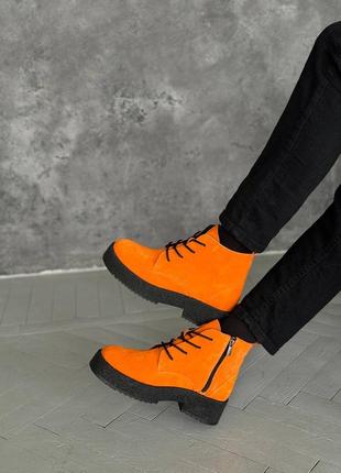 Яркие оранжевые оранжевые ботинки хайтопы2 фото