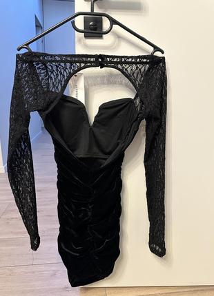Велюрова міні сукня з утягуючим ефектом з мереживними рукавами4 фото