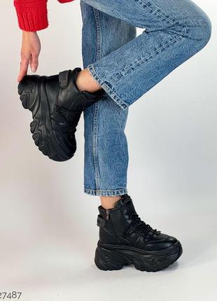 Женские зимние черные высокие кроссовки на платформе8 фото