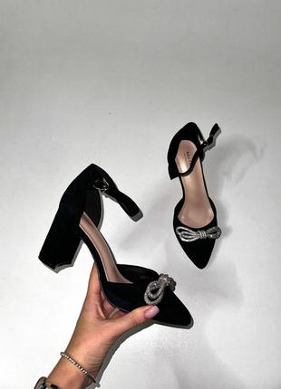 Черные туфли на удобном широком каблуке (экозамша)