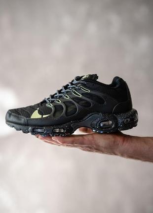 Круті чоловічі кросівки nike air max tn plus terrascape black lime чорні з салатовим