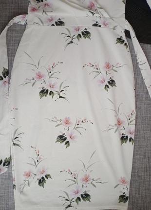 Неймовірна, витончена сукня міді, квітковий принт5 фото