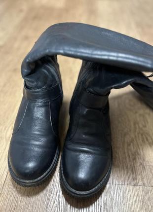 Кожаные сапоги до колена