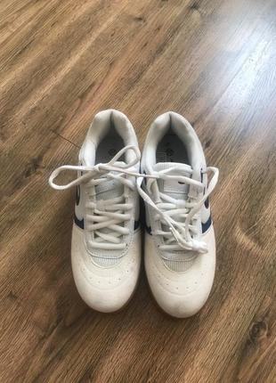 Білі кросівки touch pro