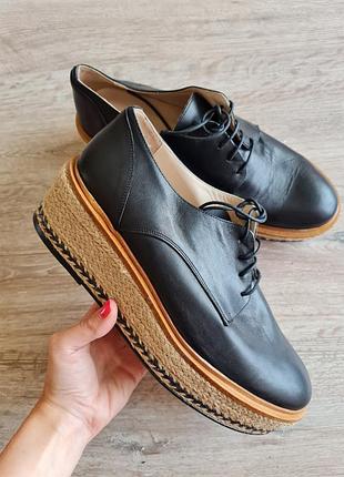 Жіночі туфлі броги на танкетці minelli