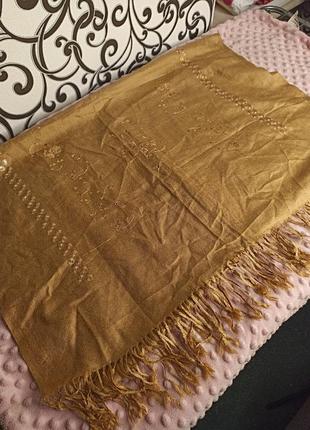 Широкий золотой шарф с пайетками3 фото