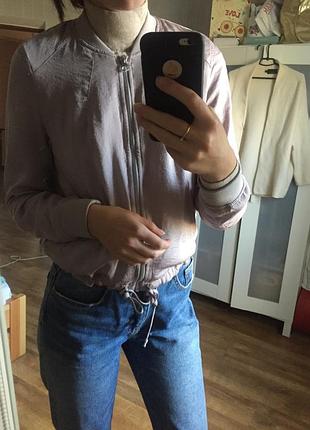 Шикарний легкий бомбер