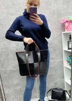 Чорна з червоним — велика, стильна та елегантна сумка на блискавці зі вставками з натуральної замші6 фото