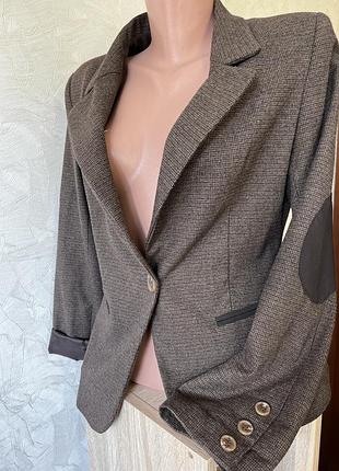 Женский пиджак на подкладке