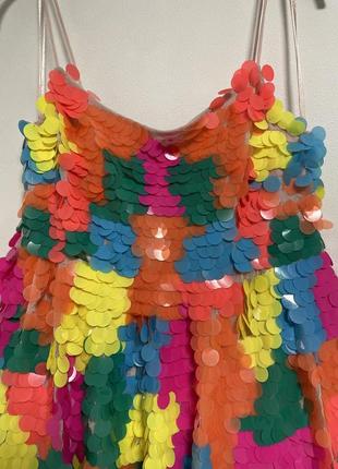 Яркая разноцветная мини-платье maya с украшениями8 фото
