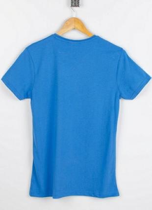 Стильная синяя голубая футболка с рисунком принтом надписью мужская5 фото