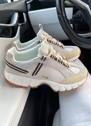 Кроссовки nike x jacquemus beige