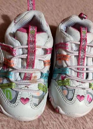 13-13,5 см skechers шкіряні кросівки на дівчинку