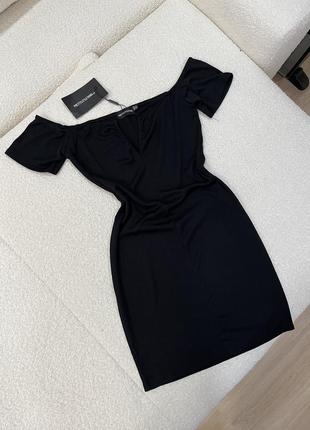 Чорне плаття з відкритими плечима6 фото