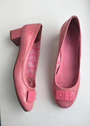 Лакированные кожаные туфли guess розовые 37 размер оригинал