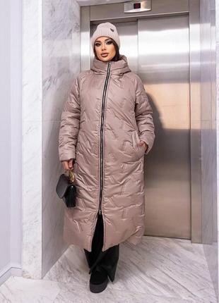 Женское зимнее стеганое длинное пальто с капюшоном на двусторонней молнии большие размеры 50-647 фото