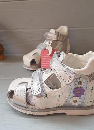 Прошиті босоніжки шкіряна устілка супінатор р.23, 25, 26