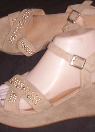 38р-24.3 замша босоножки roberto santi  танкетка 7 см в пятке и под пальцами 3 см ширина стельки 8.3