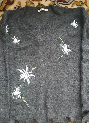 Свитер