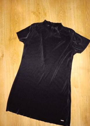 Маленькое черное платье -стильное платье в рубчик