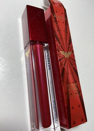 Помада з ефектом металік kiko milano wonder woman metal power lasting lip paint відтінок 051 фото