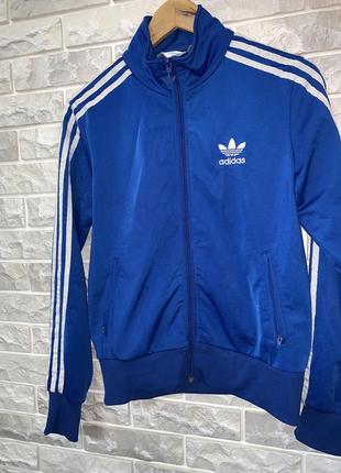 Adidas олімпійка