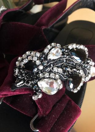 Новые эксклюзивные босоножки