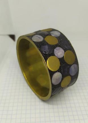 Широкий  браслет. латунь и вставки